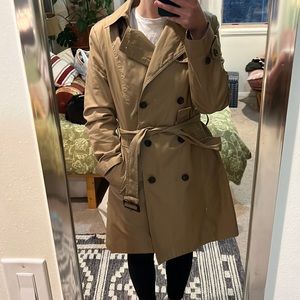 Banana Republic Trench Coat Size M